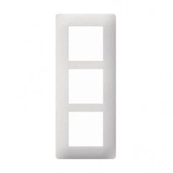 Plaque de finition 3 postes entr. 57mm Essensya HAGER WE407