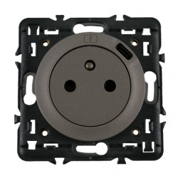 Prise 2P+T avec chargeur Céliane Titanium - LEGRAND CT0140