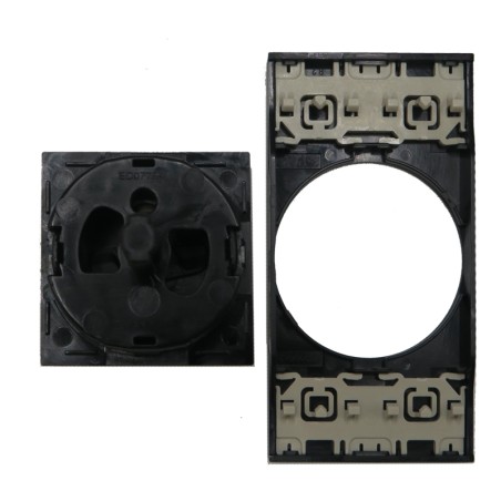 Enjoliveur prise de courant Living Now