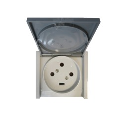 LEGRAND 055706 - Prise de courant encastré étanche 3P+T 20A IP44 Gris