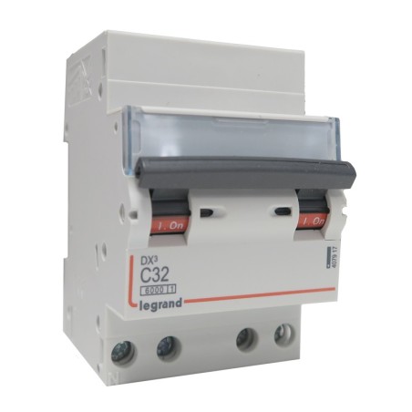 Disjoncteur 4P à vis C32 32A pour peigne