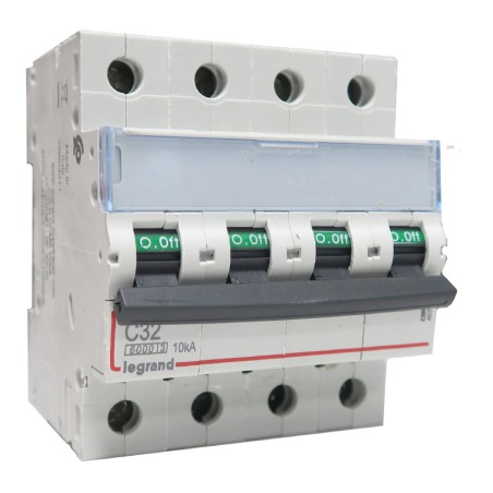 Disjoncteur 4P à vis C32 32A pour peigne