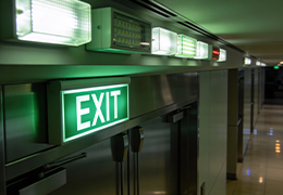 Blocs de secours : les différents types d’éclairage de sécurité (BAES, BAEH, évacuation, ambiance, anti-panique,BAPI)