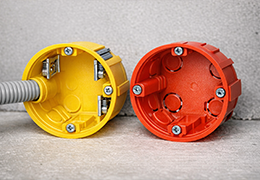 Boîtes d’encastrements pour interrupteur et prises : types, profondeurs et compatibilité avec les gaines ICTA