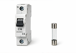 Différence entre disjoncteur et fusible : comment choisir la bonne protection électrique ?