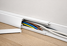 Pose de goulottes électriques